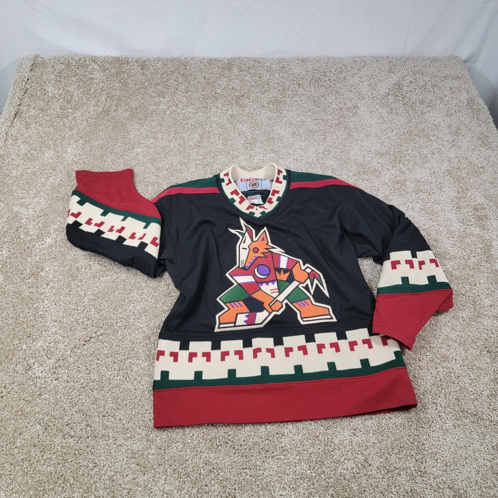 CCM Vintage Coyotes‎ Hockey Jersey NHL Aztec Design Boys Size S/M